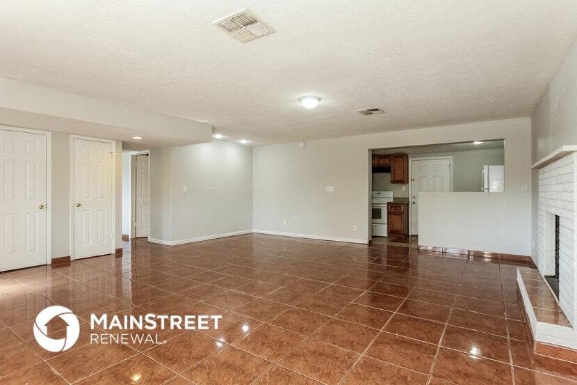 Building Photo - 2534 N 51st Dr