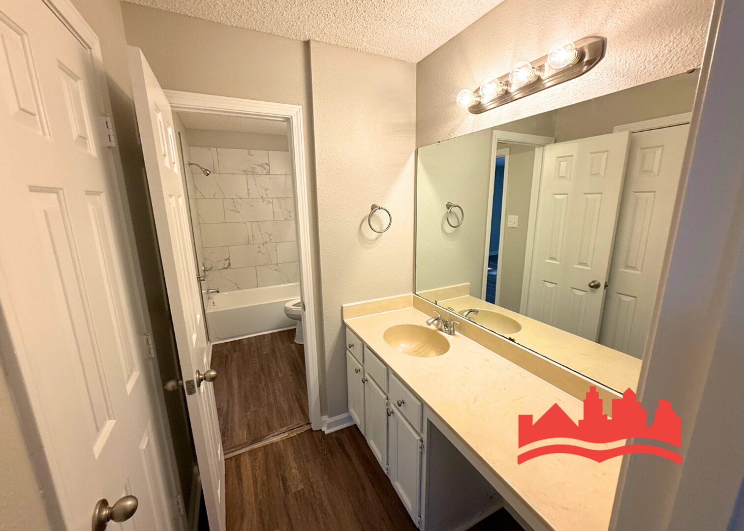 Building Photo - 5555 Blossom Ln