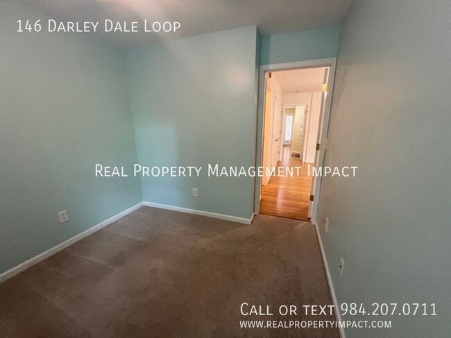 Building Photo - 146 Darley Dale Loop