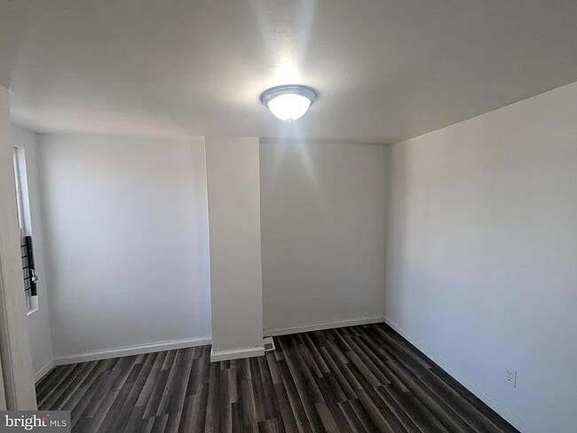 Building Photo - 430 S Smallwood St