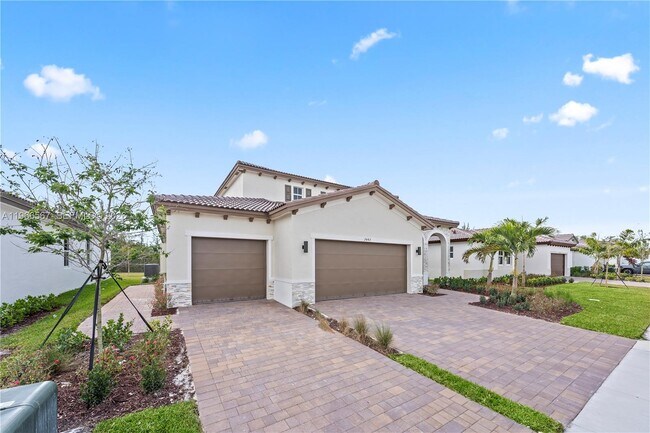 Building Photo - 2442 SE 30th St