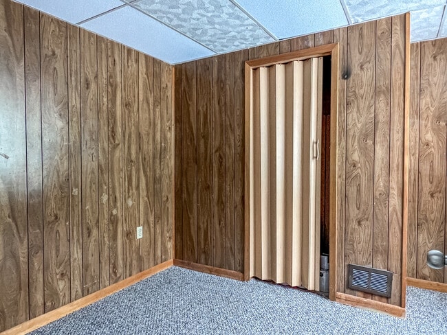 Building Photo - 617 W Baraga Ave