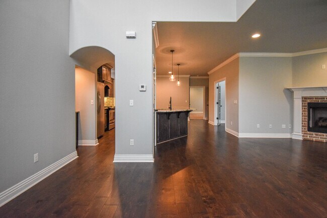 Building Photo - Stunning 4 bedroom, 2.5 bathroom home in Fayetteville!