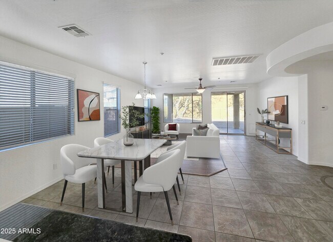 Building Photo - 9010 W Eagle Talon Dr