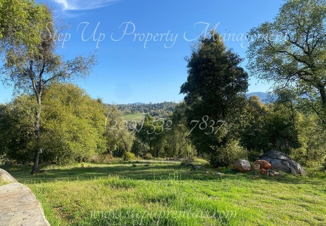 Building Photo - Elegant Mountain-View Home with Solar, Wel...