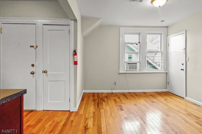 Building Photo - 117 Parkview Terrace