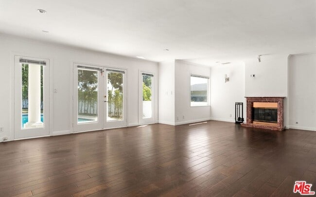 Building Photo - 1605 Loma Vista Dr