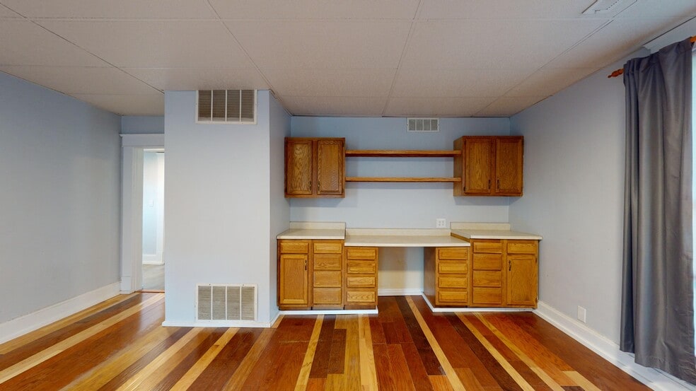 Building Photo - 4124 s washington st