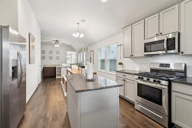 Building Photo - 40543 Berylline Ln.