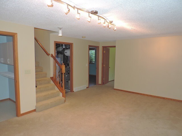 Building Photo - SUBLEASE AVAILABLE NOW
