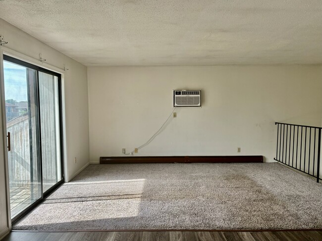 Building Photo - 1153 Country Ln