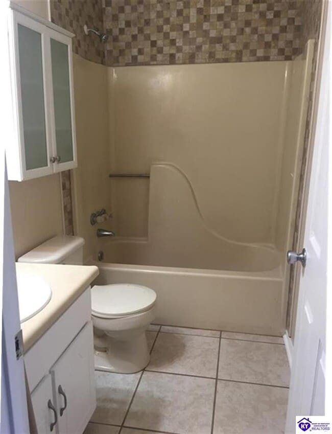 Building Photo - 635 Independence Dr