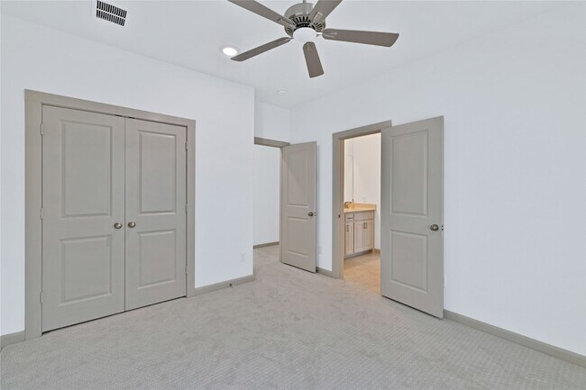 Building Photo - 9694 Brackenfield Ln