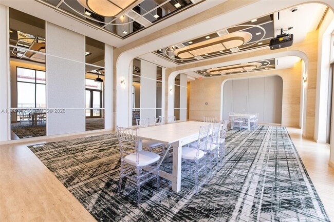 Building Photo - 17901 Collins Ave