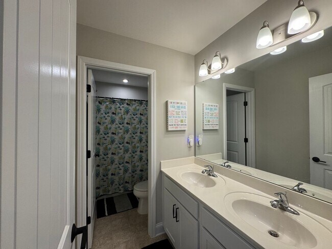 Building Photo - Spacious 3 Bedroom Home in Franklinton
