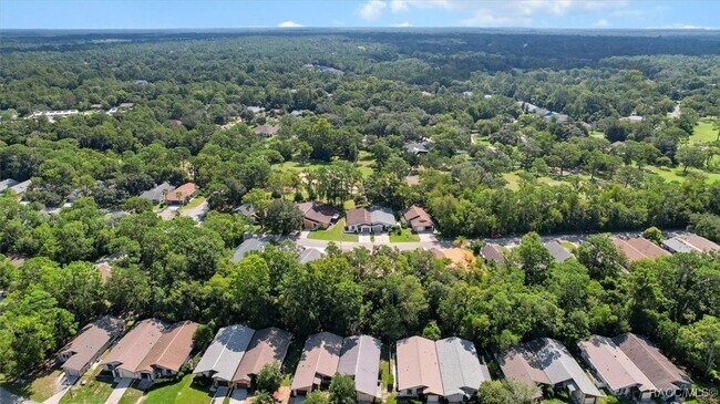Building Photo - 83 Golfview Dr