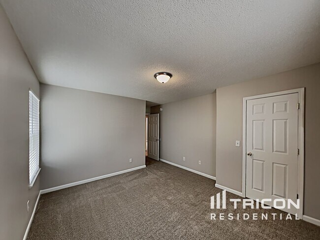 Building Photo - 240 Bassett Loop