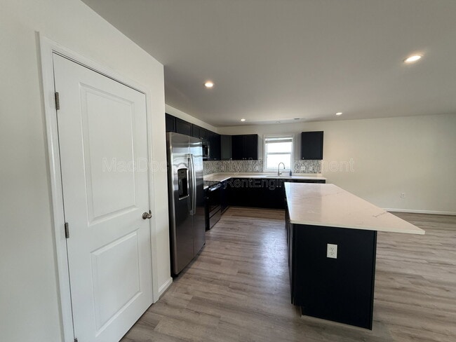 Building Photo - 990 Ebb Tide Dr