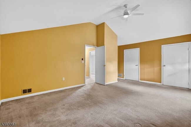 Building Photo - 128 South Ave