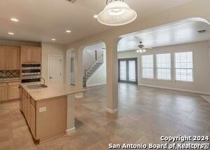 Building Photo - 915 Classen Pass