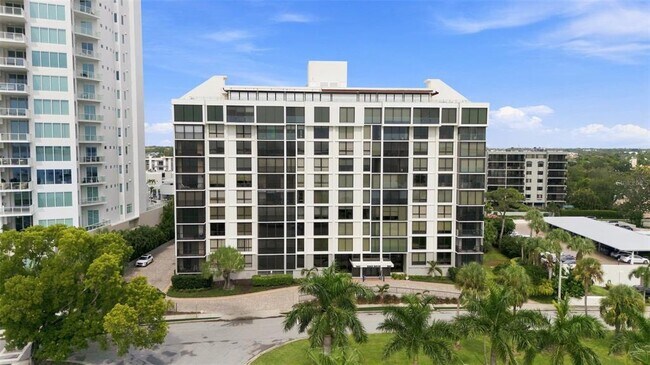 Building Photo - 707 S Gulfstream Ave