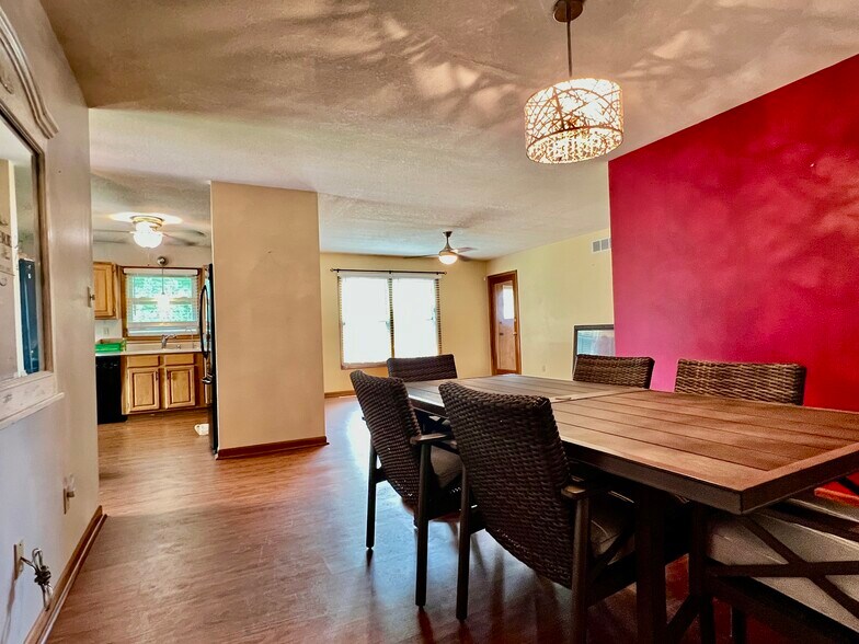 Dining room - 1019 SW Kent Pl