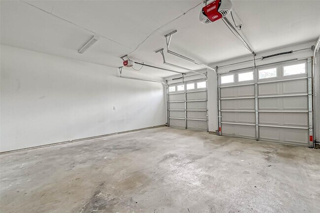 Building Photo - 503 E 40th 1/2 St