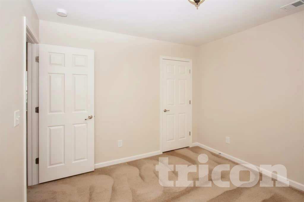 Building Photo - 2037 Silverton Cir