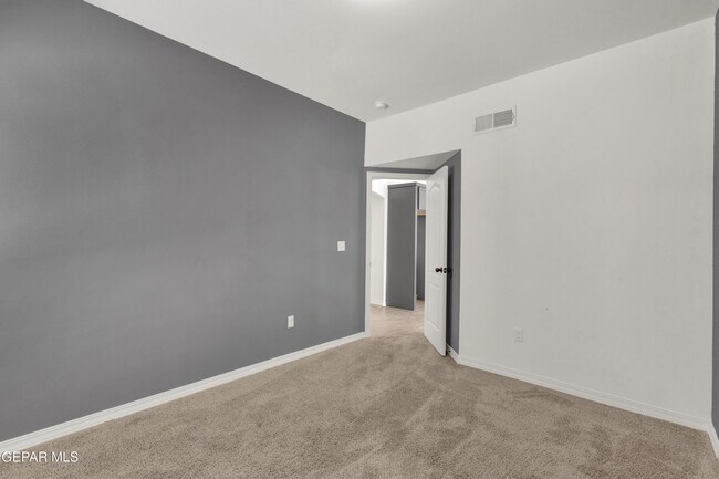 Building Photo - 2420 Tierra Delmonte Dr
