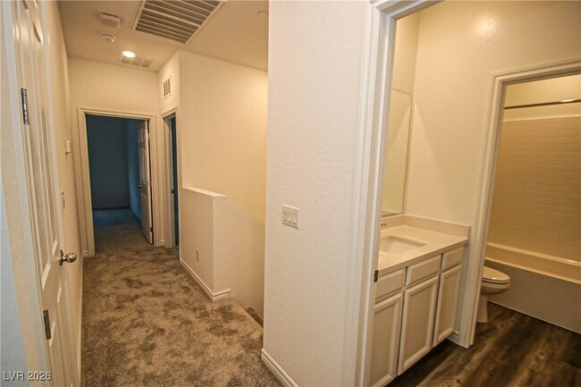 Building Photo - 20 Barbara Ln