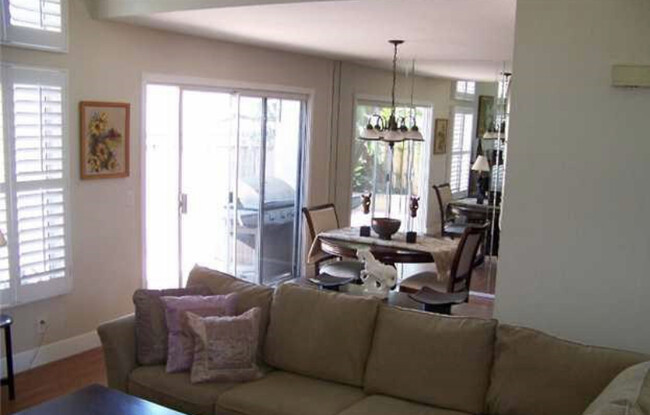 Primary Photo - 630 W Palm Ave