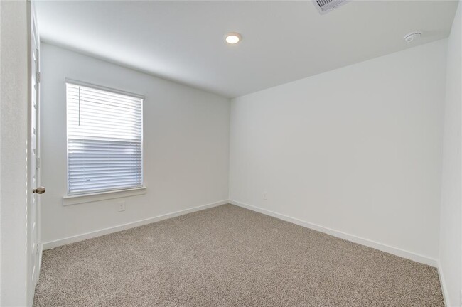 Building Photo - 1327 Via Sacra Dr