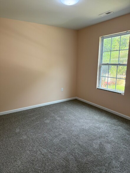 Building Photo - 1503 Larkin St