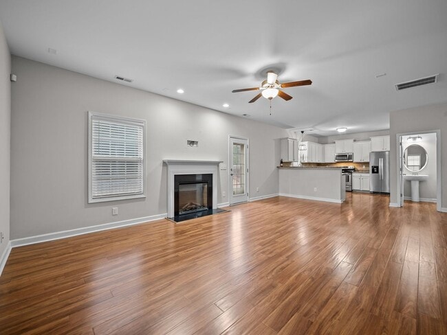 Building Photo - Welcome to Pepperwood Lane!