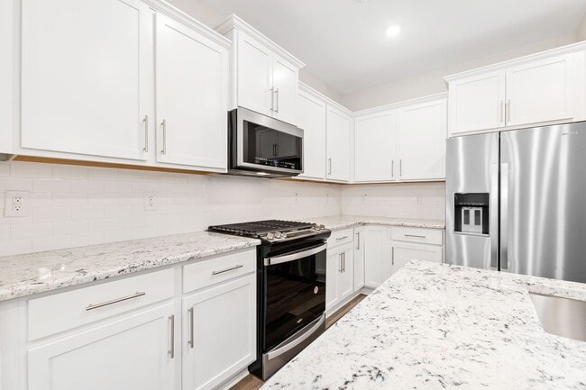 Building Photo - Well Appointed 3-Bedroom Townhome in Durham!