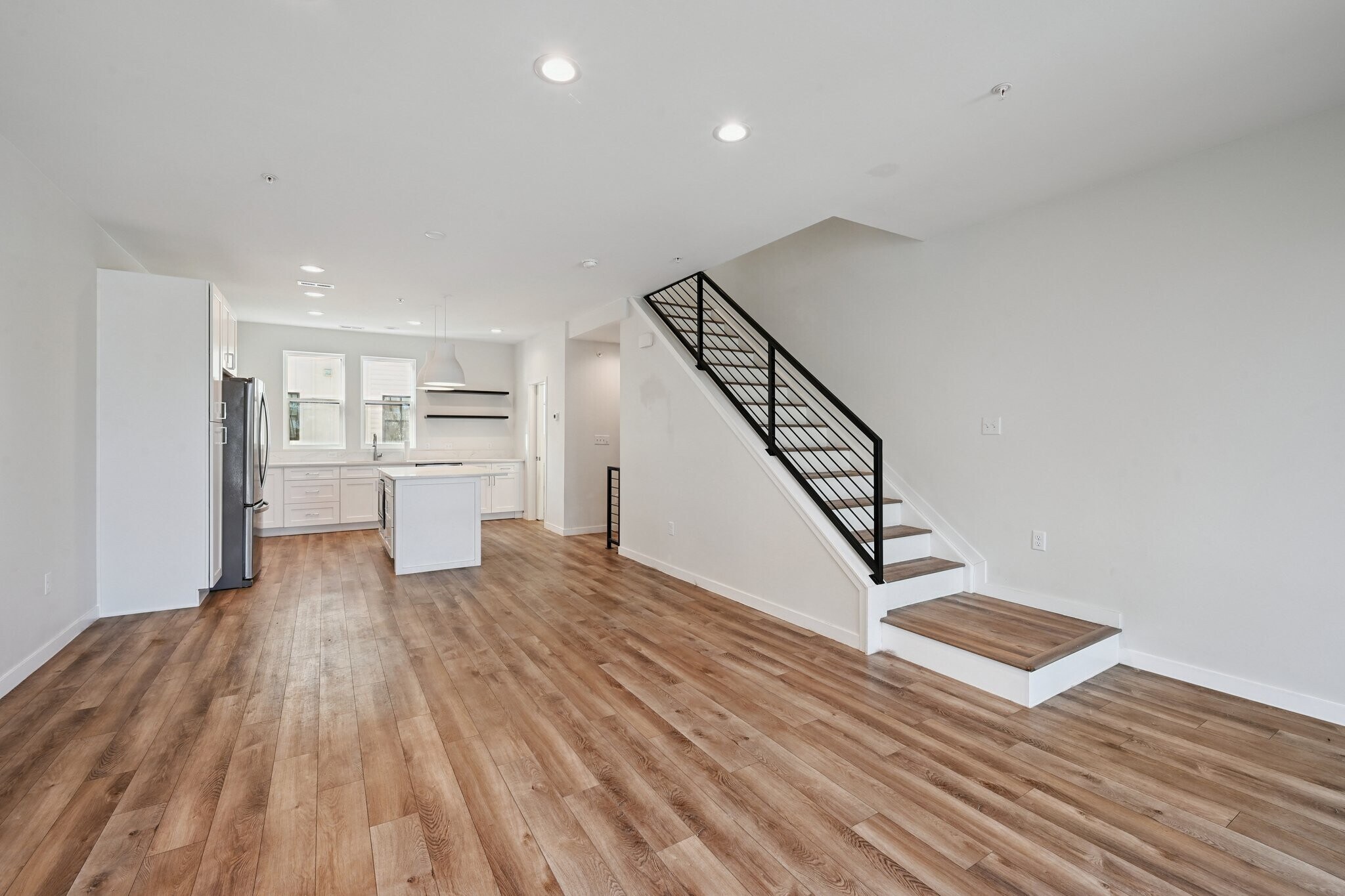 Building Photo - 1070 Balsam St