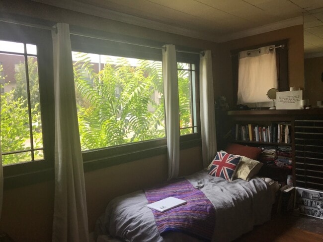 Building Photo - 542 N 500 E