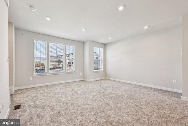 Building Photo - 9389 Edenderry Dr