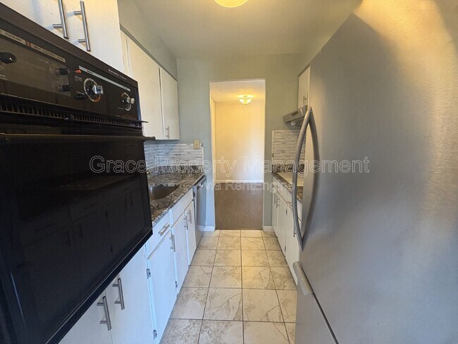 Building Photo - 407 Eudora St