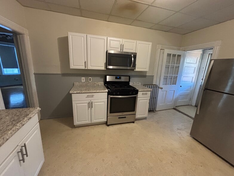 Building Photo - 8 Usher Rd