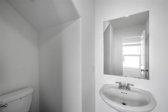 Building Photo - 61 Trinity Cir