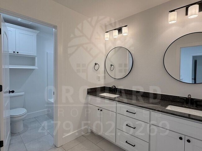 Building Photo - Bella Vista Single-Family Home- 3 Bed/ 2 B...