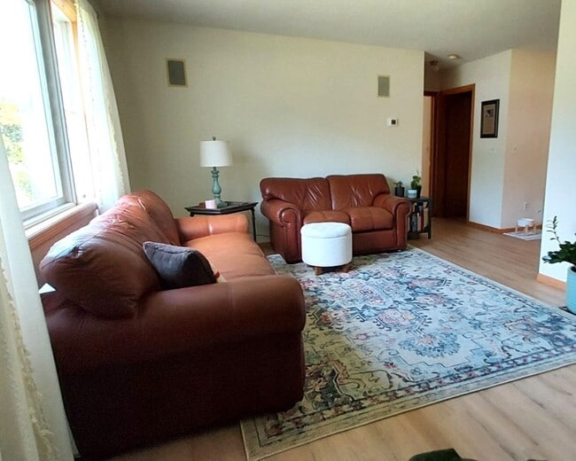 Building Photo - Great Single Family Home in North Hudson