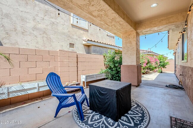 Building Photo - 13562 W Cypress St