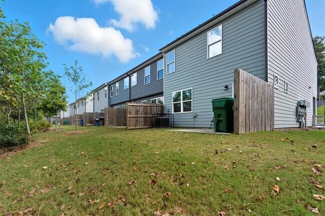 Building Photo - 2832 Saratoga Lake View