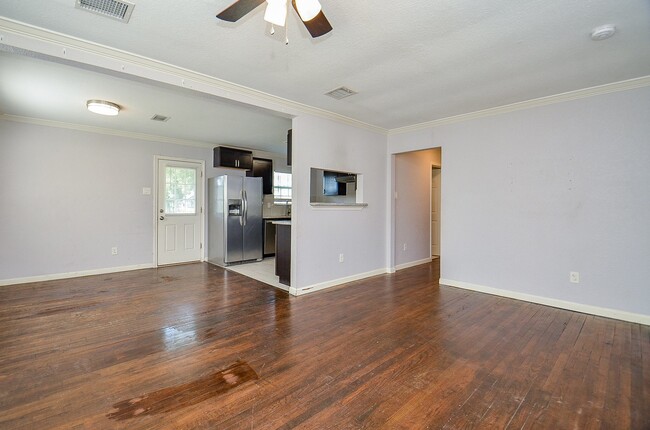 Building Photo - 1028 Caperton St