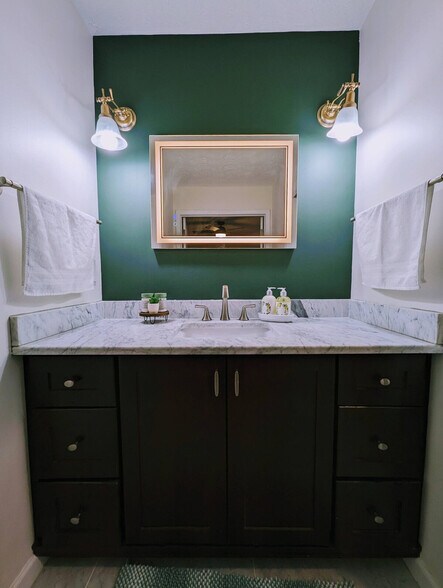 Building Photo - 1293 Colony Dr