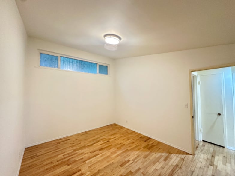 Building Photo - 5101 Ravenna Ave NE