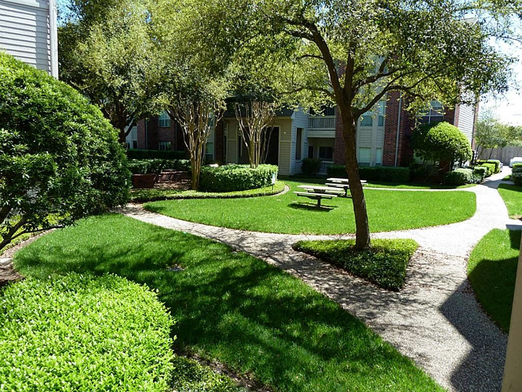 Park/Grill Area - 1330 Old Spanish Trail