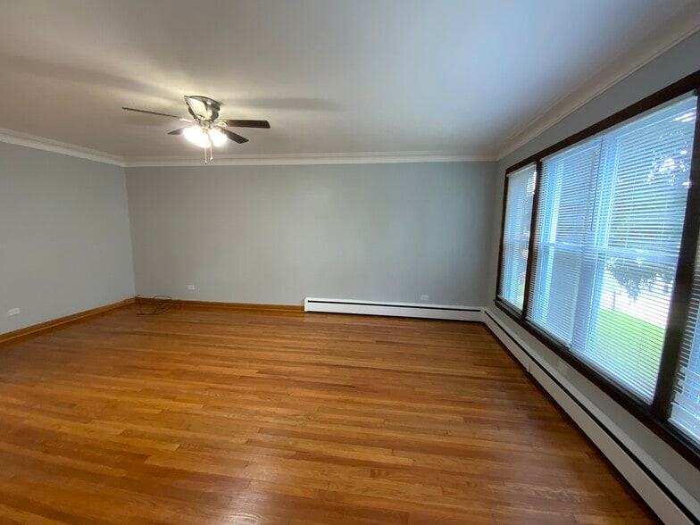 FAMILY/LIVING ROOM - 2228 W 71st St